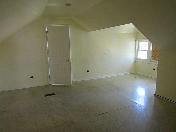 5th image of 5501 W 23rd Pl