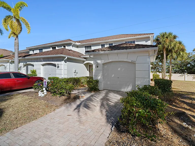 8535 Athena Ct — Photo 3