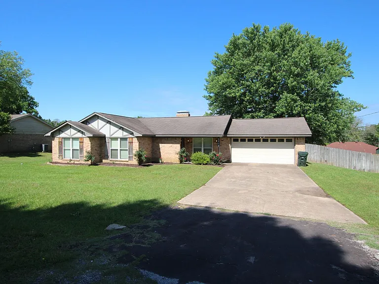 9319 Kelly Green St — Photo 2