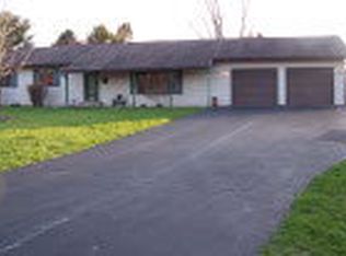 8S690 John St, Big Rock, IL 60511