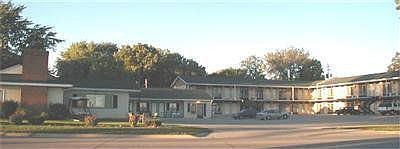 1st image of 1015 E Lakeshore Dr