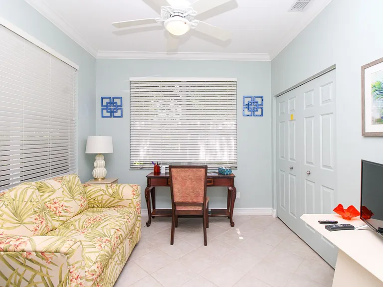 817 Carrick Bend Cir #101 — Photo 43