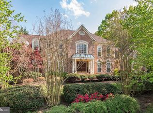 10127 Nedra Dr, Great Falls, VA 22066