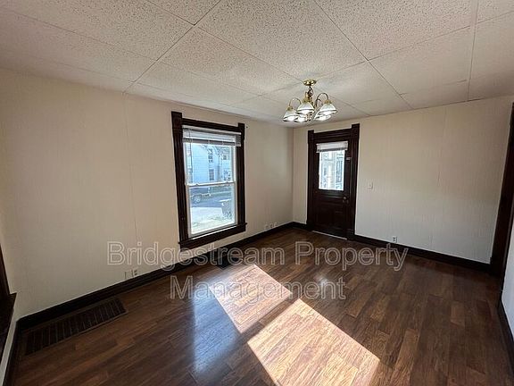 2nd image of 434 S Mulberry St