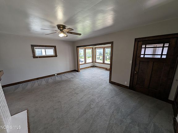 3rd image of 4544 Lewis Ave