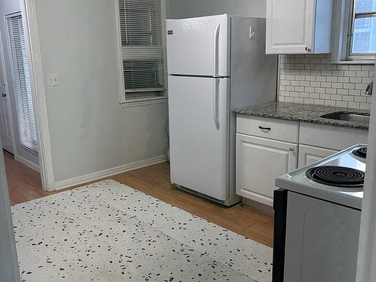 500 35th Ave N #1 — Photo 3