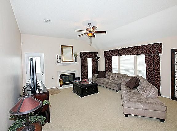 3rd image of 6840 Amberdale Dr