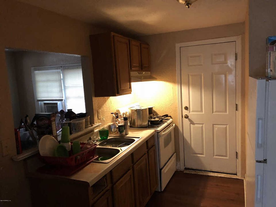 2nd image of 1420 W 25th St