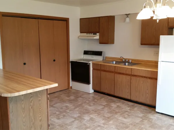 N873 Amanda St #2, Oconomowoc, WI 53066