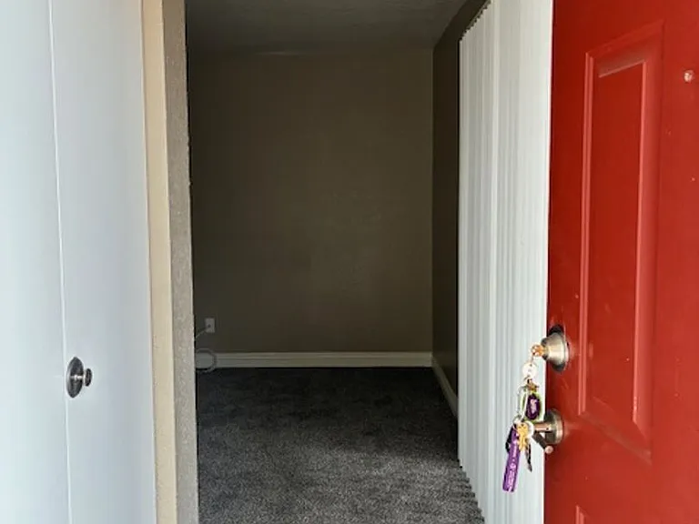 Mandalay Bay Apartments — Photo 39