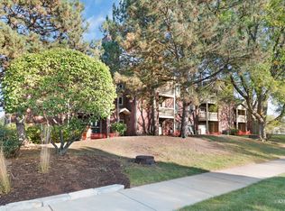 202 Glengarry Dr APT 208, Bloomingdale, IL 60108