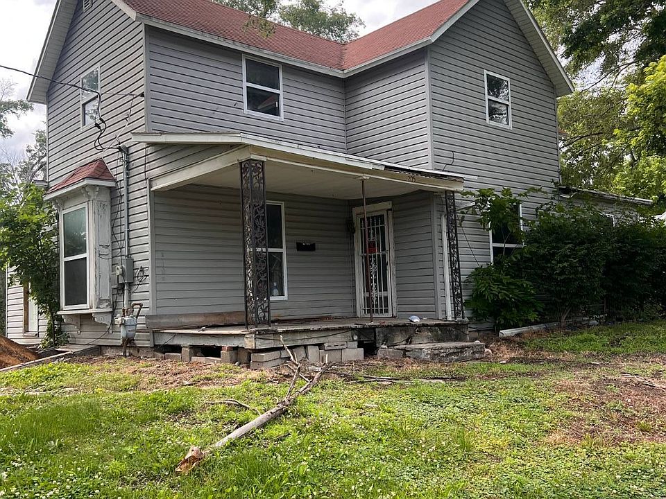 1st image of 205 S Van Buren St