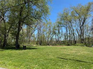 16 Walnut St, Burgettstown, PA 15021