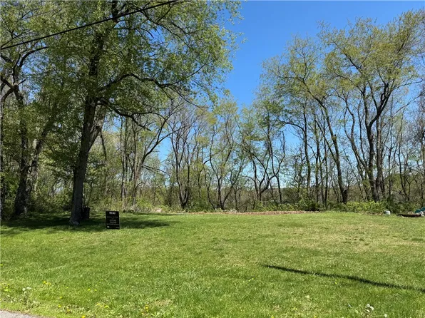 16 Walnut St, Burgettstown, PA 15021