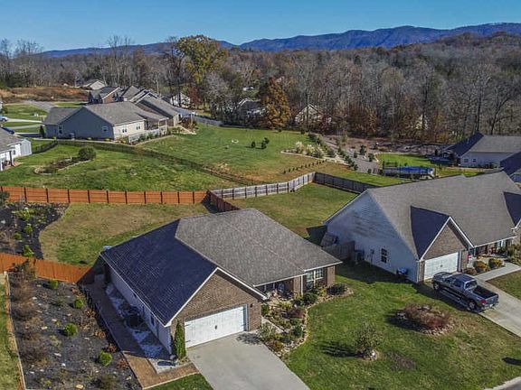 3rd image of 2209 Griffitts Mill Cir