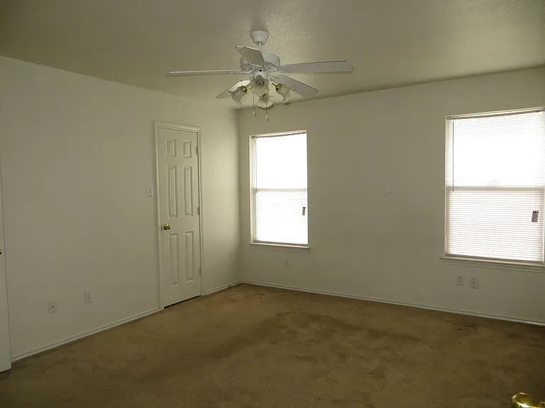 4604 Ledgestone Dr — Photo 6
