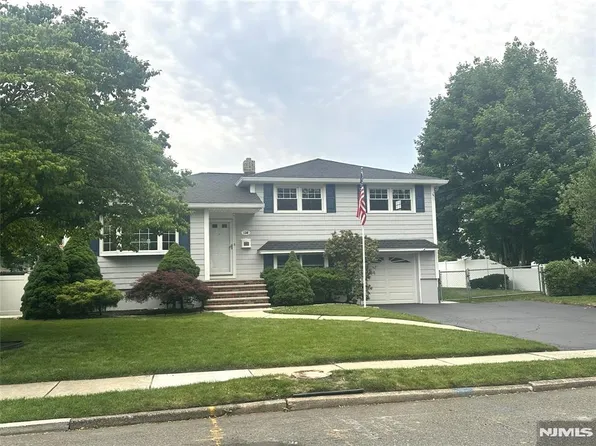 136 Grand St, New Milford, NJ 07646