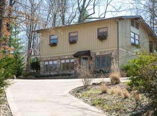 402 Fern Trl, Signal Mountain, TN 37377