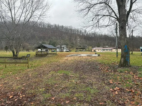 124 Berman Ln, Greenup, KY 41144