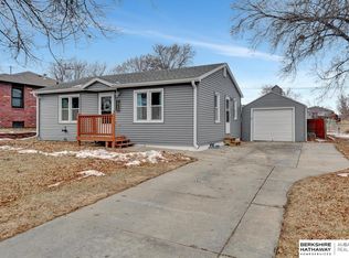 5940 Gillan Rd, Lincoln, NE 68505