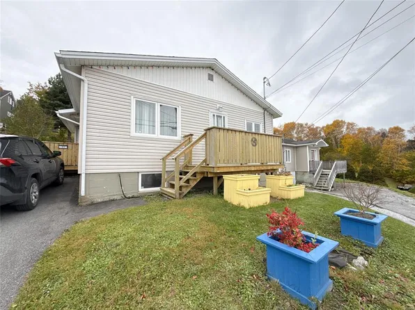17 Samms Road, Corner Brook, NL A2H-3W4