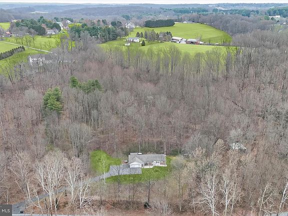 2nd image of 1211 Bloom Rd