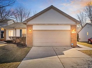 37068 Condor Ct, Westland, MI 48185