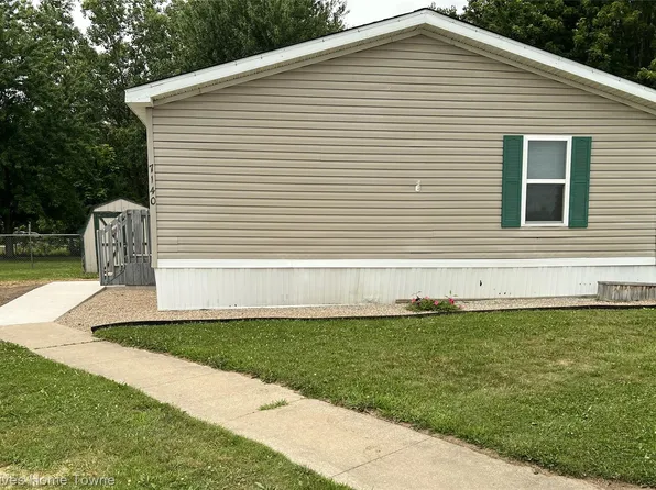 7140 Mapleview Cir W #64, Brown City, MI 48416