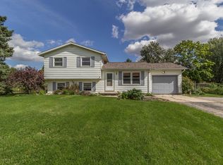 13600 Benton Rd, Grand Ledge, MI 48837