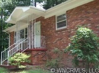 49 Elliot Ridge Ln, Hendersonville, NC 28792