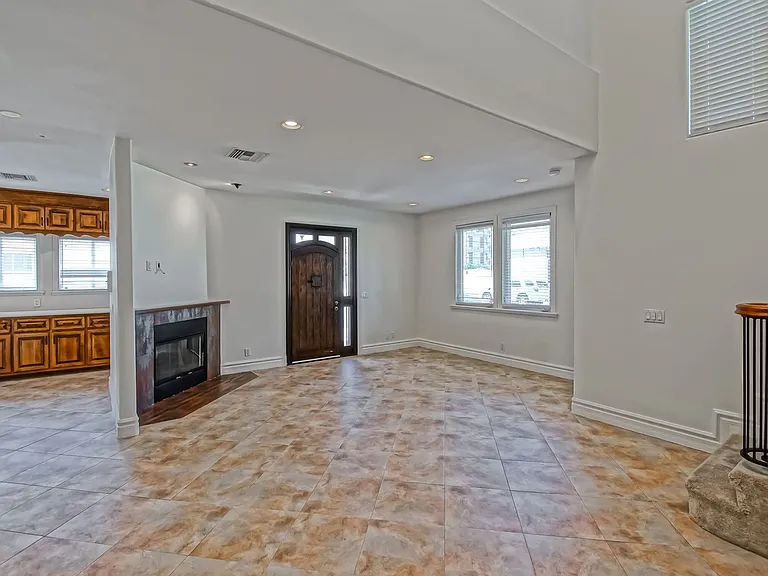 15624 Sombra Ave — Photo 4