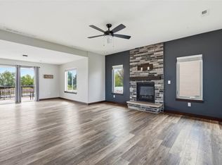 903 Carl Ct, Solon, IA 52333