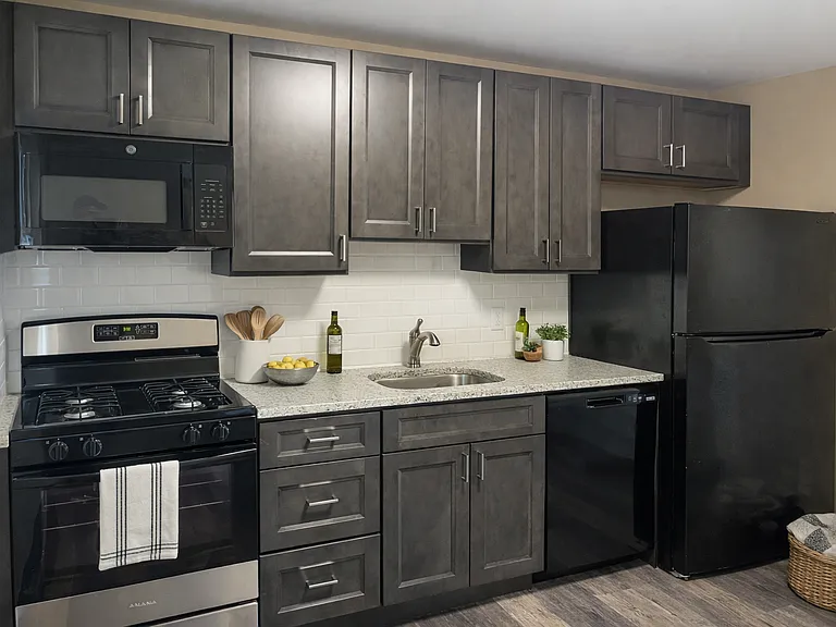 181-183 Grand Ave #3B — Photo 3