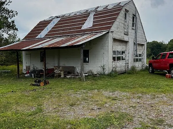 1532 Georgetown Rd, Harrisville, PA 16038