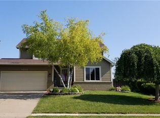 14723 Summit Dr, Clive, IA 50325