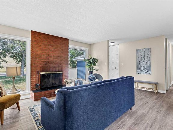 5th image of 729 3rd St NW