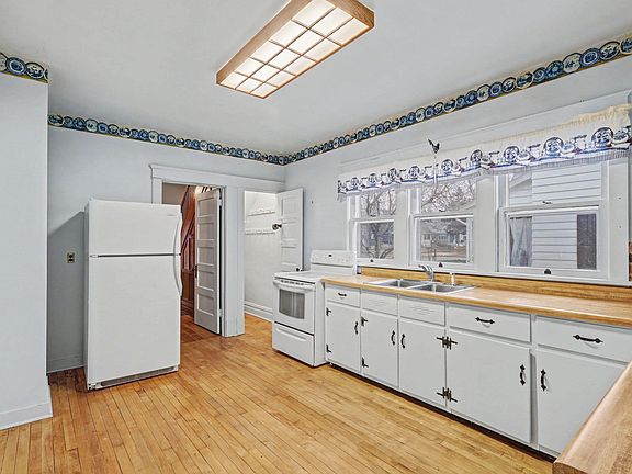 5th image of 83 Magnolia Ave