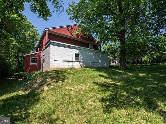 4th image of 9213 Topaz St