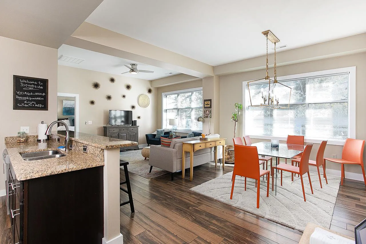 2 bed, 1165 sqft, $2,300 — Photo 4