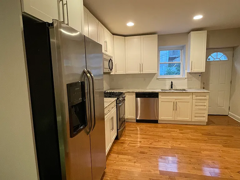 2151 Montrose St — Photo 4