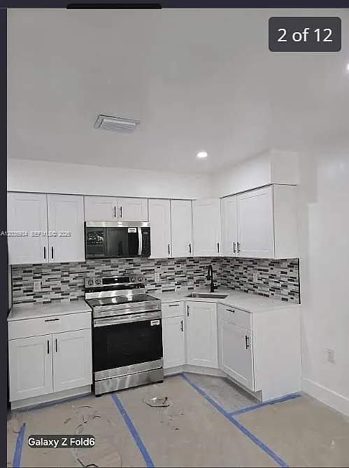 3 bed, 2.0 bath, $3,950 — Photo 2