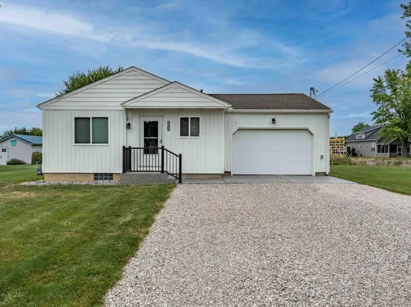 3125 W Canal Rd, Port Clinton, OH 43452
