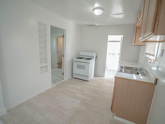 3rd image of 24012 Arch St