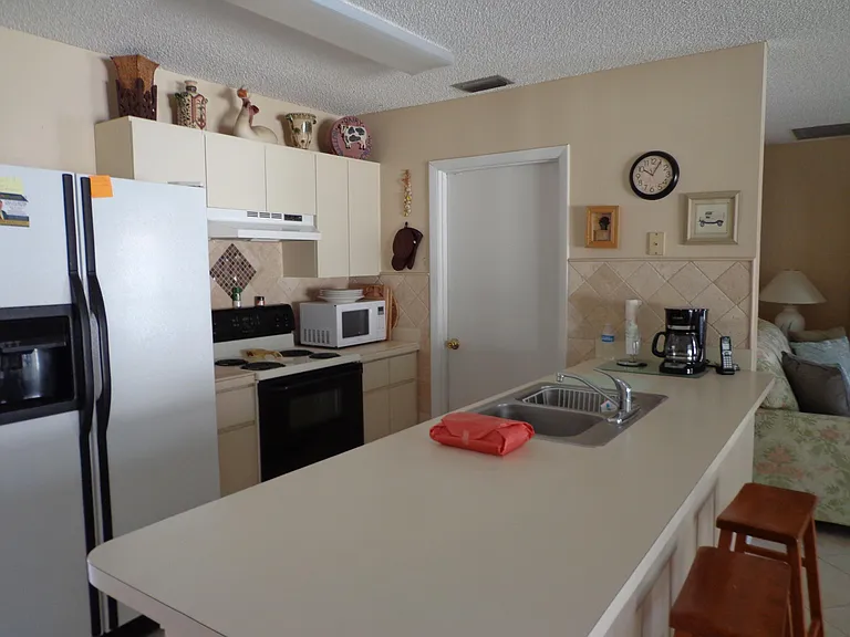 1168 Amaryllis Ct — Photo 6
