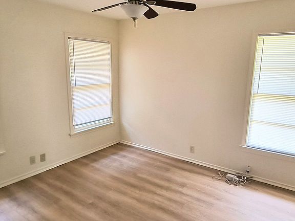 5th image of 1015 Westway St