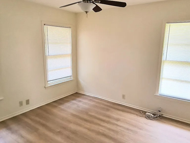 1015 Westway St — Photo 5