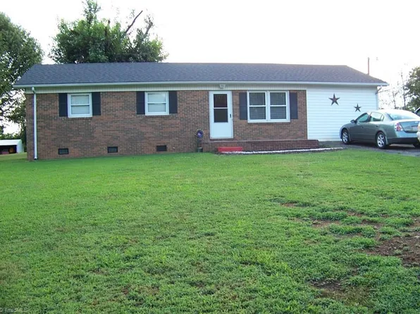 158 Snowhill Rd, Dobson, NC 27017