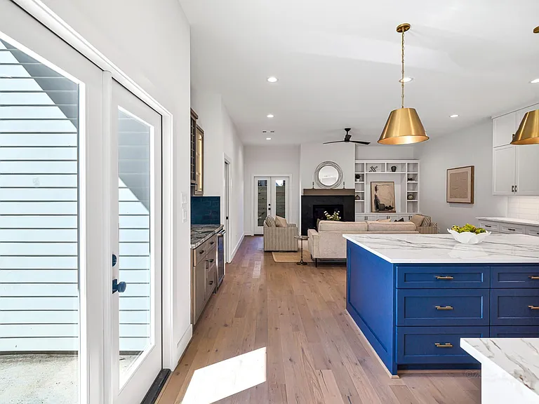 1207 Tabor St — Photo 10