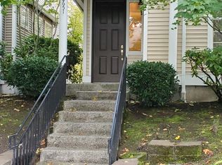22651 NE 4th Pl, Sammamish, WA 98074