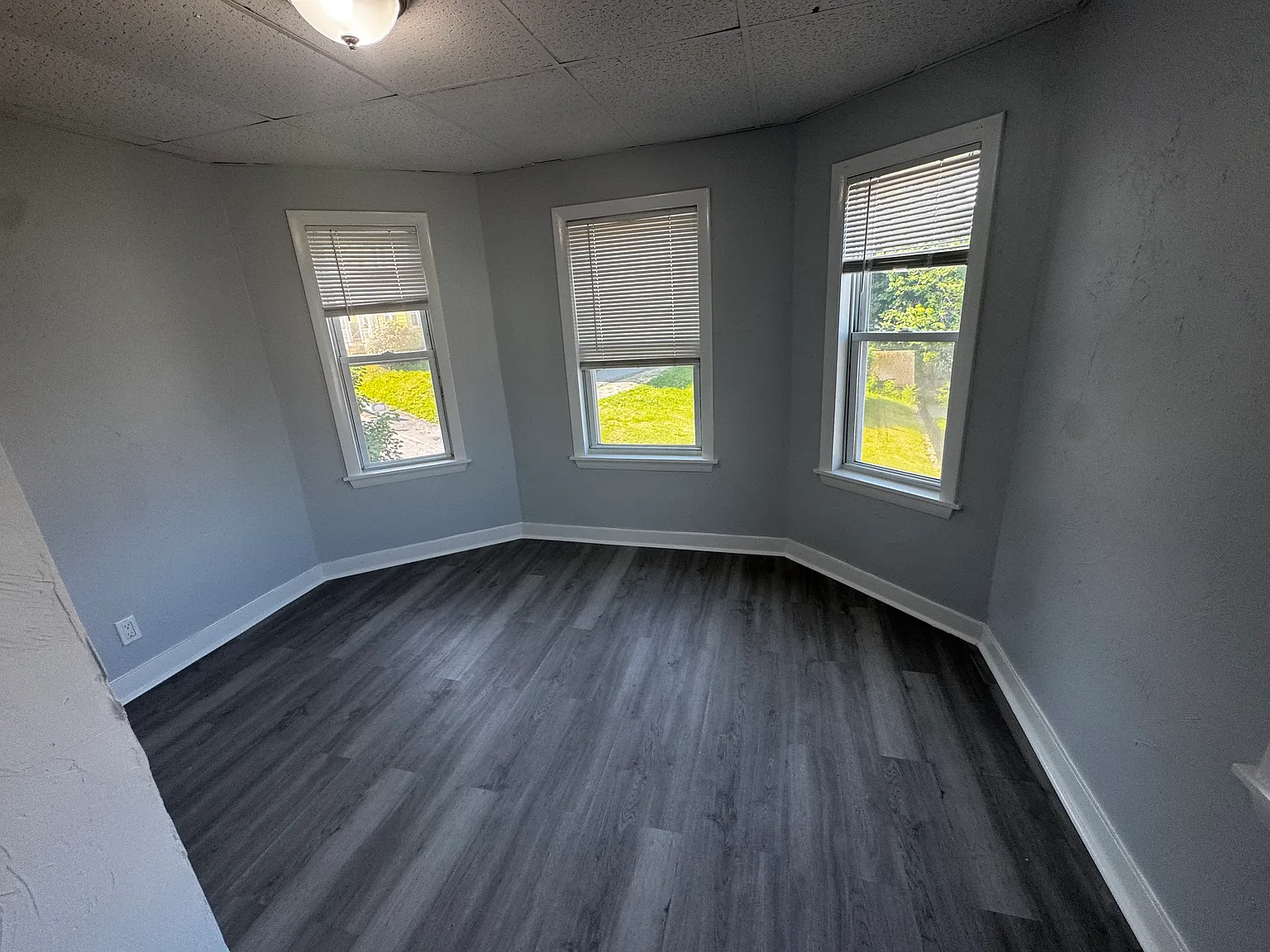 4 bed, 1332 sqft, $2,400 — Photo 4